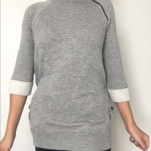 Soft grey long sweater with zipper decoration